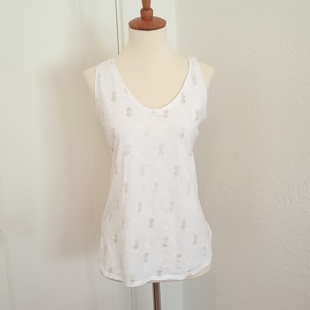 🌷3/15🌷 Old Navy pineapple tank top size M